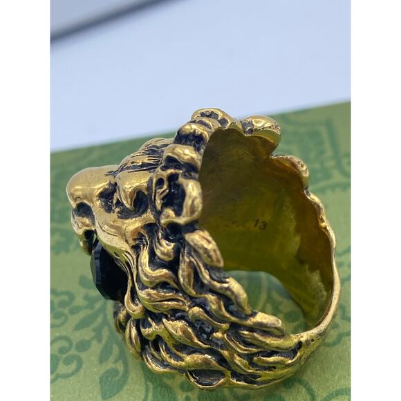 Authentic Gucci Lion Head Ring – Gold-Tone with Black Stone Size 6 - Picture 9 of 12